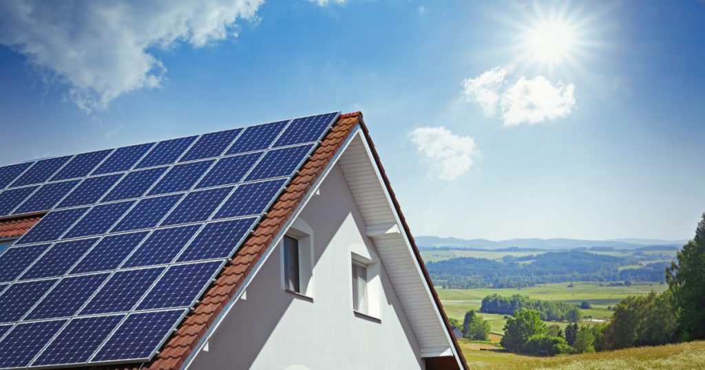 Panneaux solaires au sol : installation et rentabilité