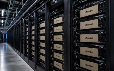 Alignements de serveurs NVIDIA dans un centre de données moderne.