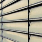 Volet roulant gelé : les gestes qui le débloquent sans le forcer